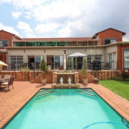 The Lakehouse Guest House Brakpan Экстерьер фото
