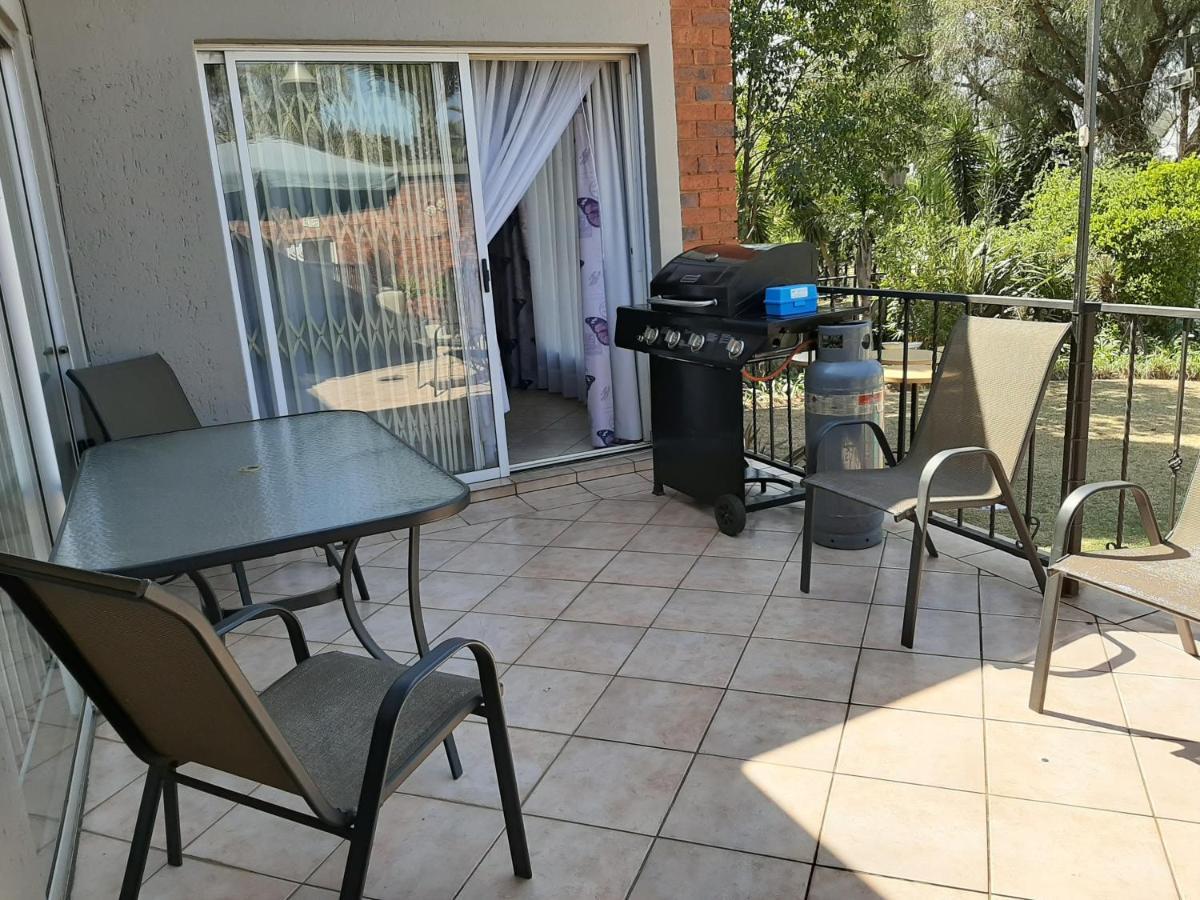 The Lakehouse Guest House Brakpan Экстерьер фото